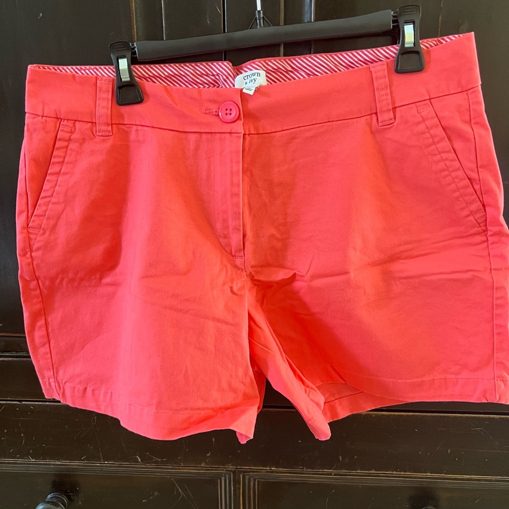 Crown & Ivy Coral Shorts Vibrant Summer Essential